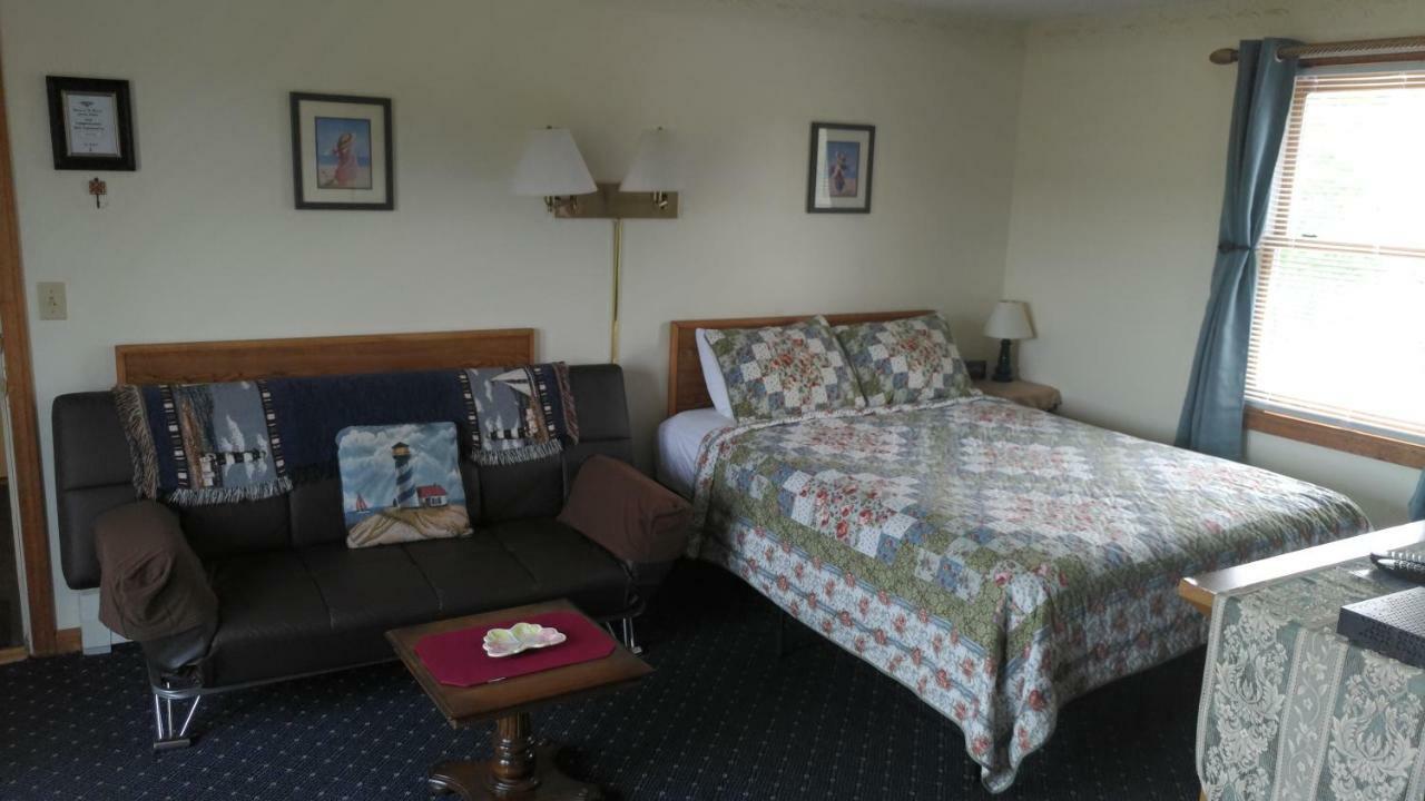 Midway Lodging Cornish 외부 사진